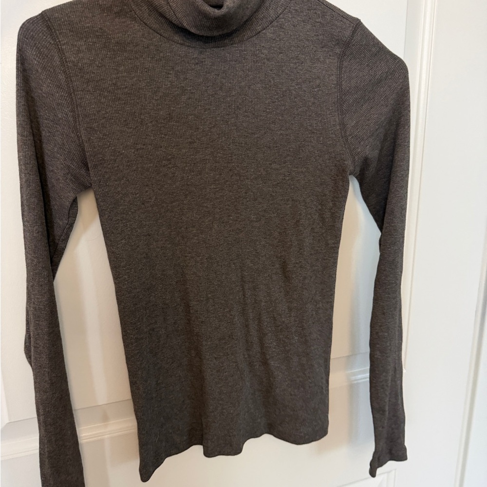 Gray Turtleneck Long Sleeve Top
